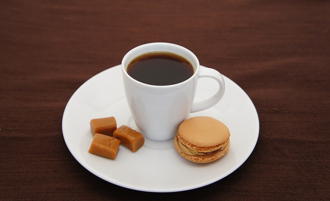 nikkolette-s-macarons-cappuccino-macaron.jpg